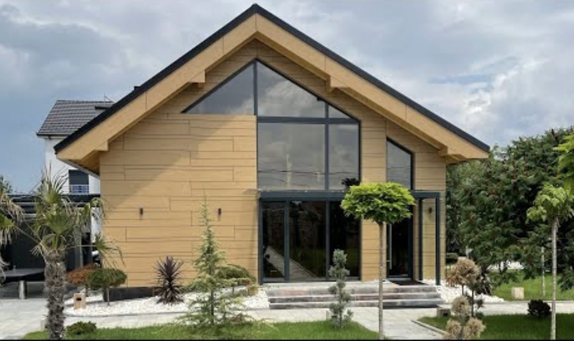 Greenhouse Fertighaus in Holzbauweise mit Glasfassade